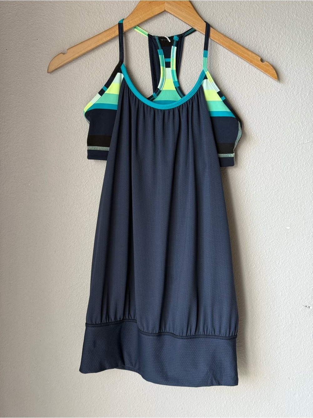 Lululemon No Limits Tank in Inkwell Assorted Stripe Surge Bra & Cami Womens Sz 4